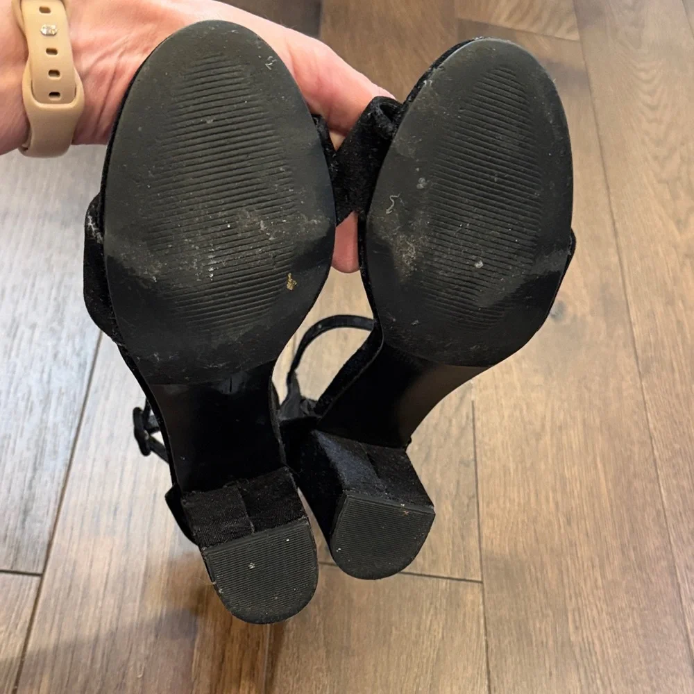 Gap Black Velvet Women's Heels Size 8 C11-050